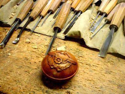 Création de bas-reliefs en bois Cergy-Pontoise